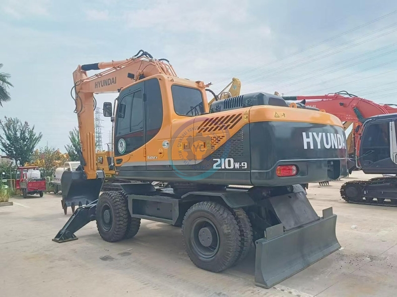 Hyundai 210W-9 2023